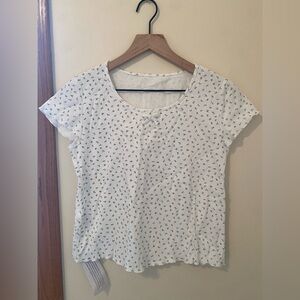 Nothing Fits But.   Dainty blue and white floral pajama set.